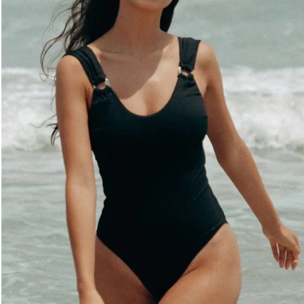 Albion Monica Black Swimsuit size small EUC